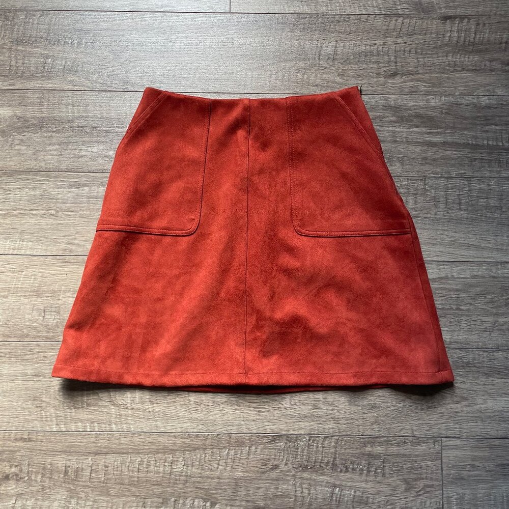 TWIK burnt orange faux-suede skirt, LINED, size XS, and Ladies....IT HAS POCKETS